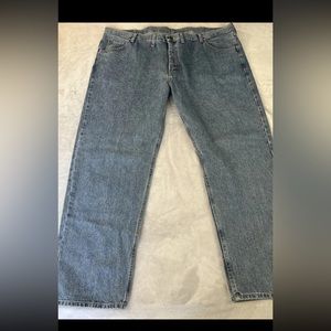 Wrangler mens medium wash regular fit denim jeans size 48x32